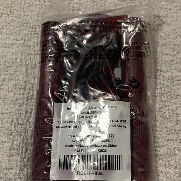 Reebok 2-in-1 Digital Jump Rope - Red - Picture 2 of 3